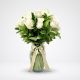 Florero de cristal con rosas blancas – Flores Popayán